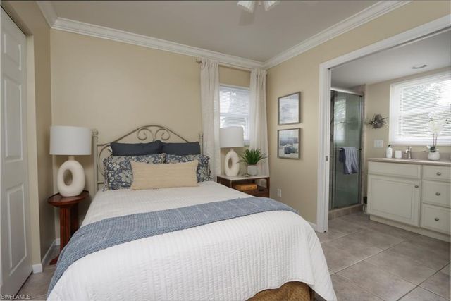 940 3rd ST S 101, Naples, FL 34102