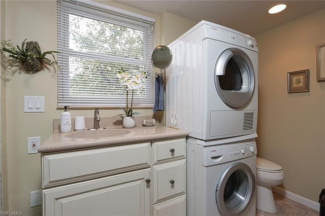 940 3rd ST S 101, Naples, FL 34102