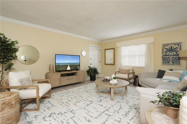 940 3rd ST S 101, Naples, FL 34102