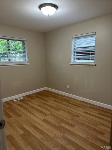 7230 Howdershell Road, Hazelwood, MO 63042