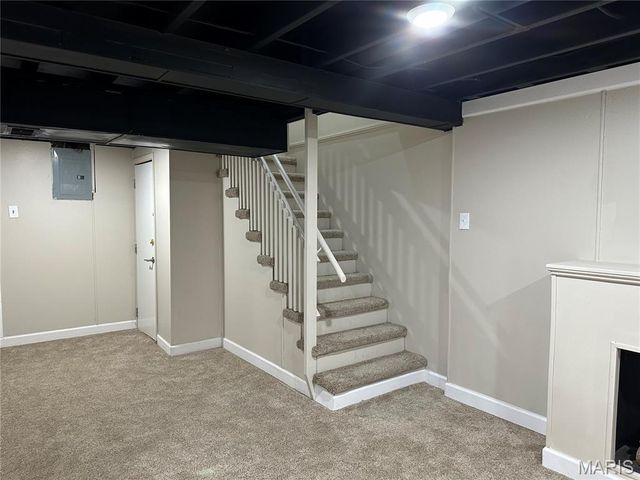 7230 Howdershell Road, Hazelwood, MO 63042