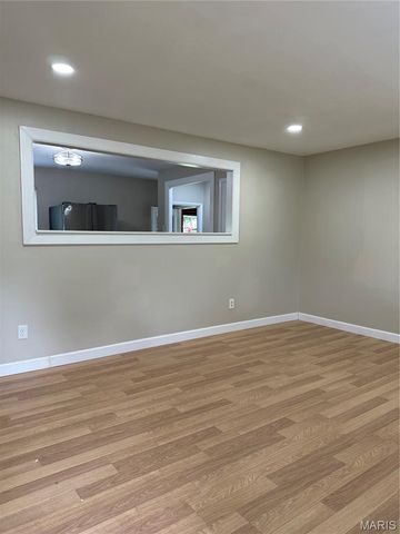7230 Howdershell Road, Hazelwood, MO 63042