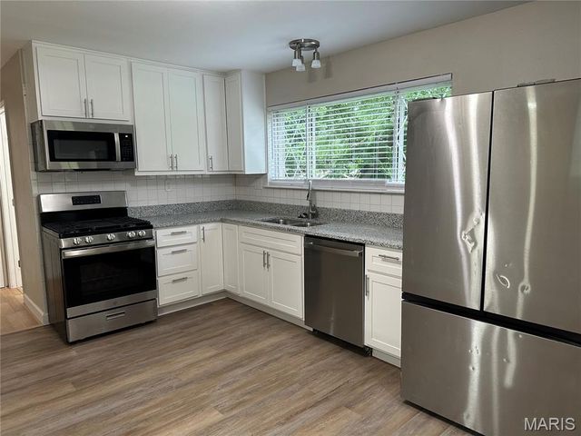 7230 Howdershell Road, Hazelwood, MO 63042