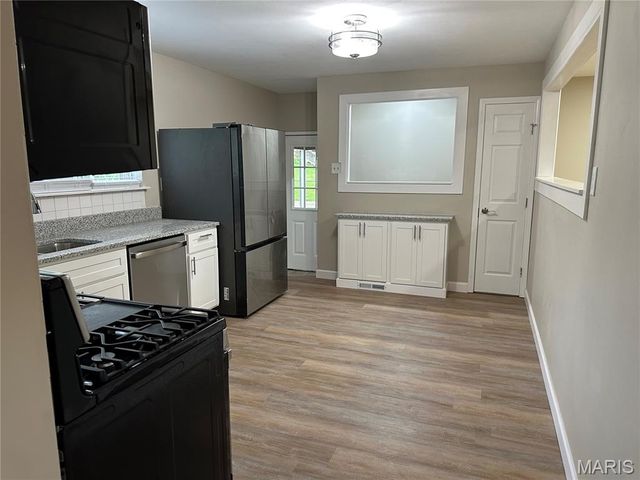 7230 Howdershell Road, Hazelwood, MO 63042