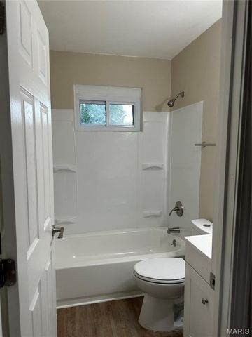 7230 Howdershell Road, Hazelwood, MO 63042