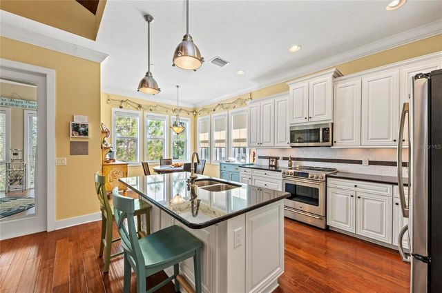 267 SAPPHIRE LAKE DRIVE 202, Bradenton, FL 34209