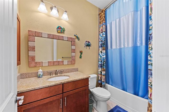 267 SAPPHIRE LAKE DRIVE 202, Bradenton, FL 34209