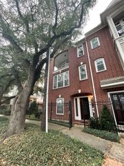 1040 La Rue Street, Houston, TX 77019