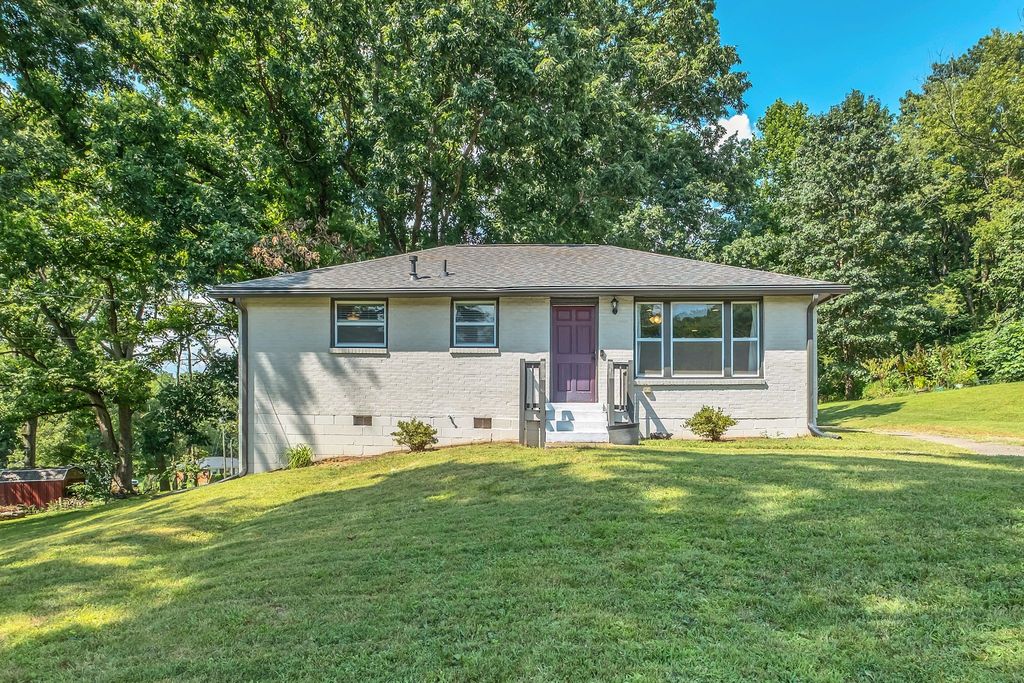 4911 Packard Dr, Nashville, TN 37211