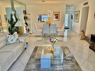 1025 SE 4th Avenue 101, Dania Beach, FL 33004