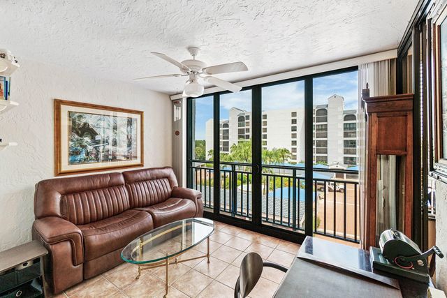 7202 Promenade Drive 401, Boca Raton, FL 33433