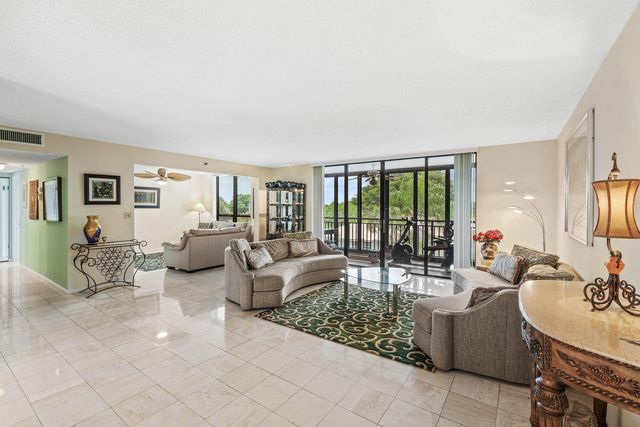 7202 Promenade Drive 401, Boca Raton, FL 33433