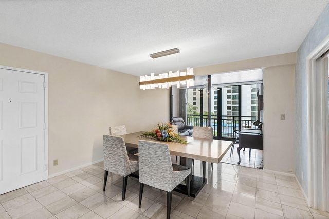 7202 Promenade Drive 401, Boca Raton, FL 33433