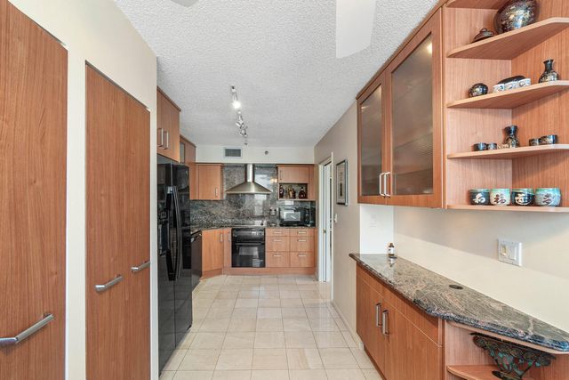 7202 Promenade Drive 401, Boca Raton, FL 33433