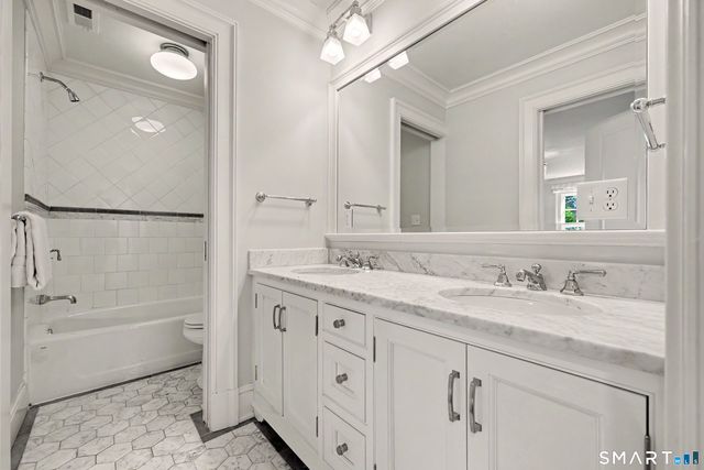 322 Main Street, New Canaan, CT 06840
