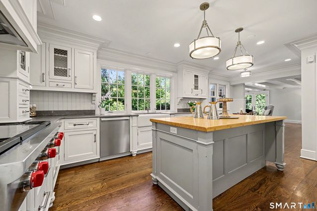 322 Main Street, New Canaan, CT 06840
