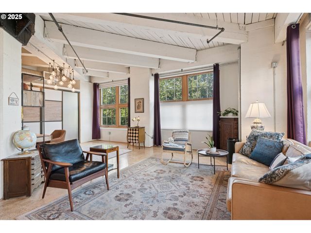 1420 Nw LOVEJOY St 320, Portland, OR 97209