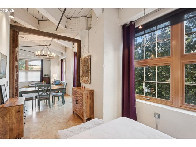 1420 Nw LOVEJOY St 320, Portland, OR 97209