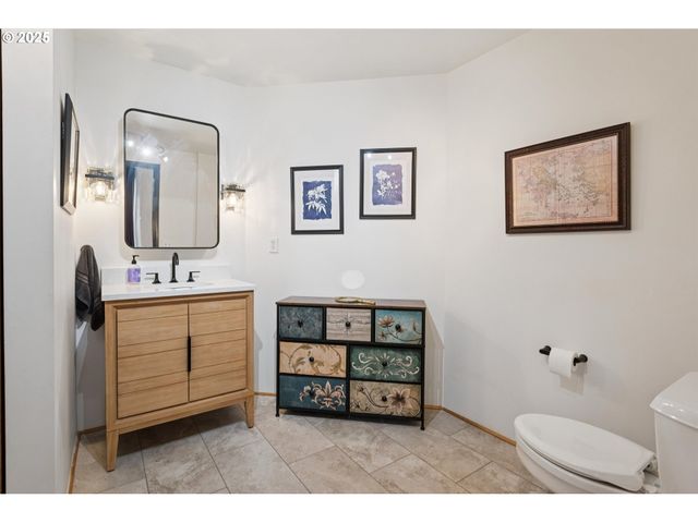 1420 Nw LOVEJOY St 320, Portland, OR 97209