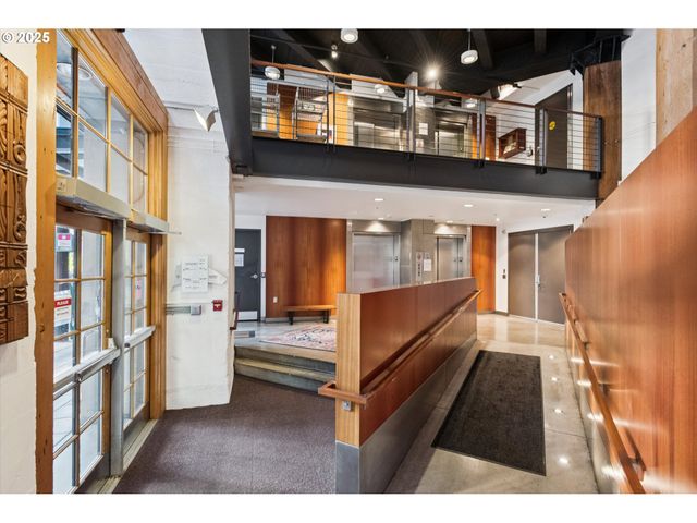 1420 Nw LOVEJOY St 320, Portland, OR 97209