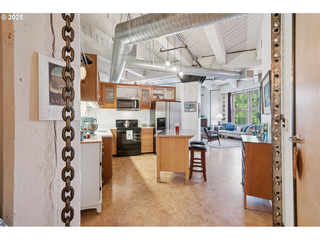 1420 Nw LOVEJOY St 320, Portland, OR 97209