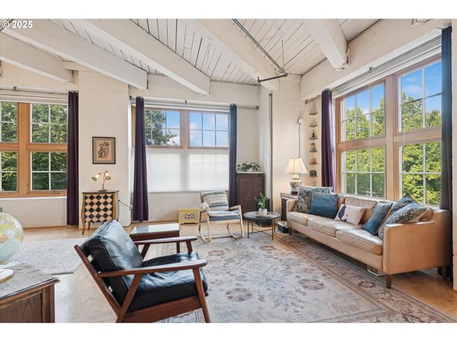 1420 Nw LOVEJOY St 320, Portland, OR 97209