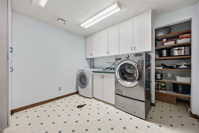 3004 Orrian Drive SE, Cedar Rapids, IA 52403