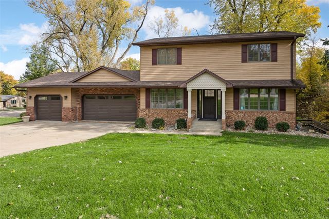 3004 Orrian Drive SE, Cedar Rapids, IA 52403