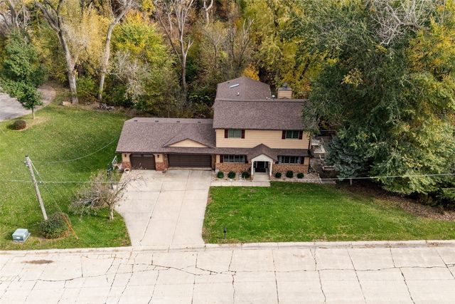 3004 Orrian Drive SE, Cedar Rapids, IA 52403