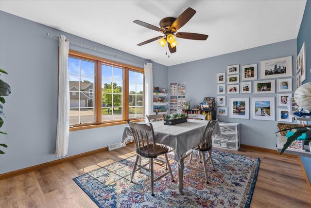 602 Woodland CIRCLE, Waterford, WI 53185