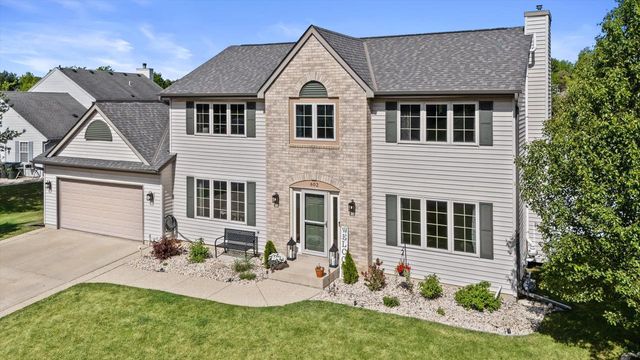 602 Woodland CIRCLE, Waterford, WI 53185