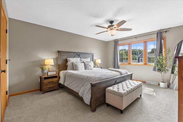 602 Woodland CIRCLE, Waterford, WI 53185