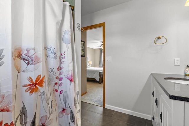 602 Woodland CIRCLE, Waterford, WI 53185