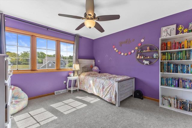 602 Woodland CIRCLE, Waterford, WI 53185