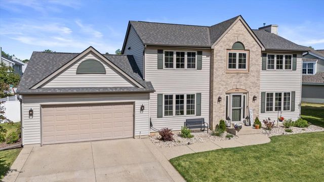 602 Woodland CIRCLE, Waterford, WI 53185