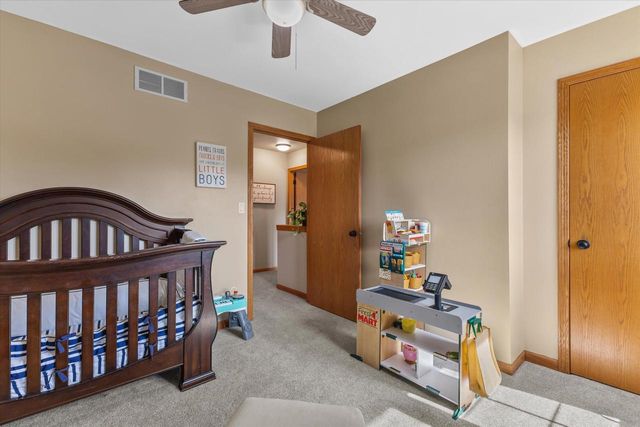 602 Woodland CIRCLE, Waterford, WI 53185