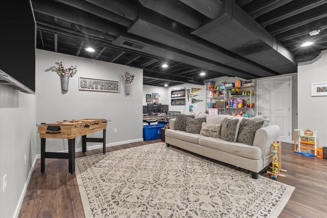 602 Woodland CIRCLE, Waterford, WI 53185