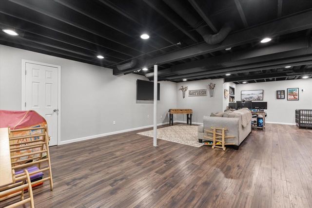 602 Woodland CIRCLE, Waterford, WI 53185