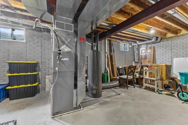 602 Woodland CIRCLE, Waterford, WI 53185