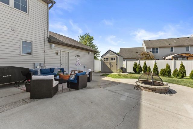 602 Woodland CIRCLE, Waterford, WI 53185