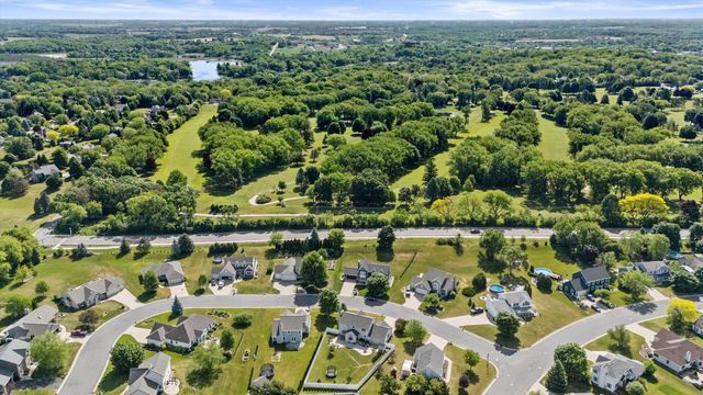 602 Woodland CIRCLE, Waterford, WI 53185