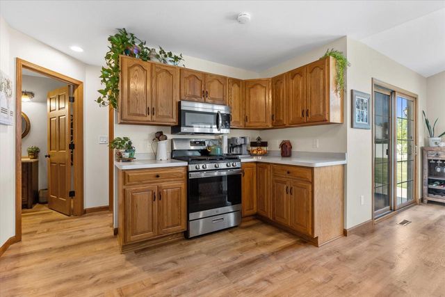 602 Woodland CIRCLE, Waterford, WI 53185