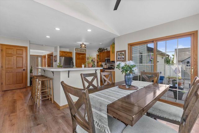 602 Woodland CIRCLE, Waterford, WI 53185