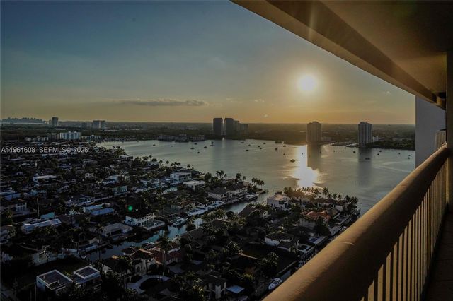 2000 Island Boulevard 2404, Aventura, FL 33160