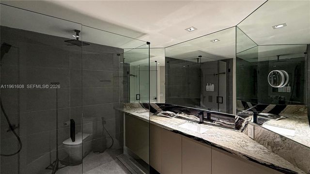 2000 Island Boulevard 2404, Aventura, FL 33160