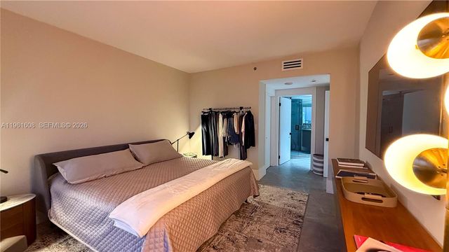 2000 Island Boulevard 2404, Aventura, FL 33160