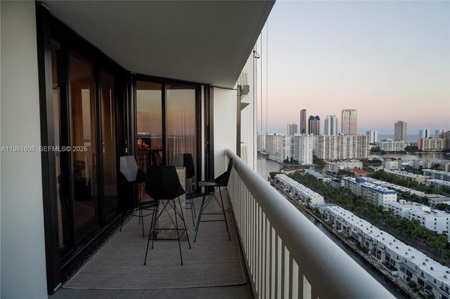 2000 Island Boulevard 2404, Aventura, FL 33160