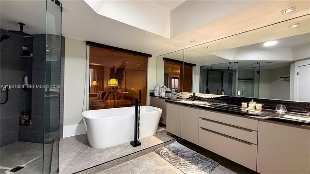 2000 Island Boulevard 2404, Aventura, FL 33160