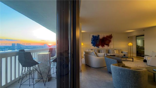 2000 Island Boulevard 2404, Aventura, FL 33160