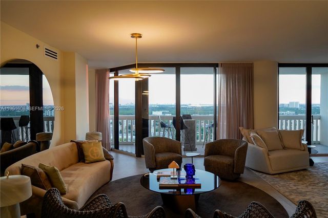 2000 Island Boulevard 2404, Aventura, FL 33160